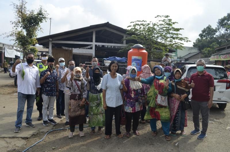 Pasar Kembangsari Terima Bantuan Wastafel Portabel dari Ketua Fraksi PPP DPRD Kab. Semarang dan PDAM
